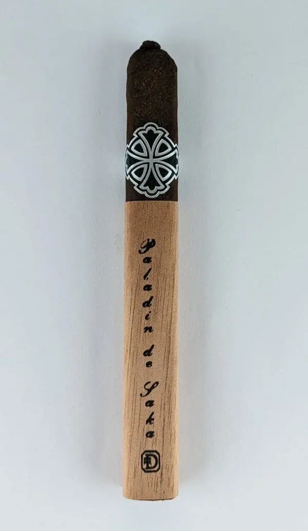 DTT - Sin Compromiso Paladin de Saka Cigar