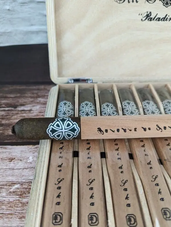 DTT - Sin Compromiso Paladin de Saka Cigar - Image 2