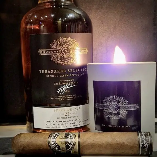 The Robert Graham 1874 'Cigar Lounge' Candle - Image 3