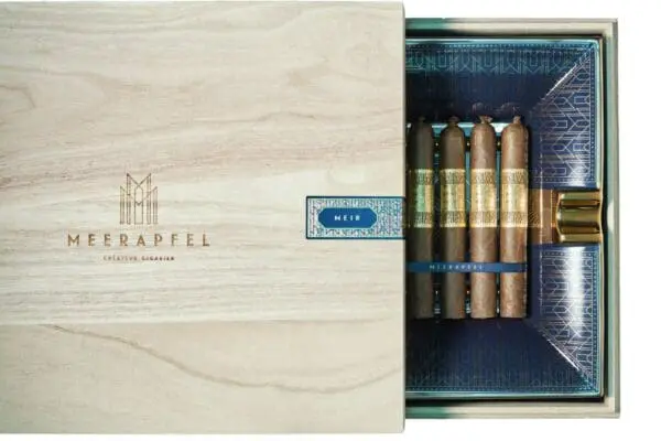 Meerapfel - Meir Master Blend Double Robusto Box of 10