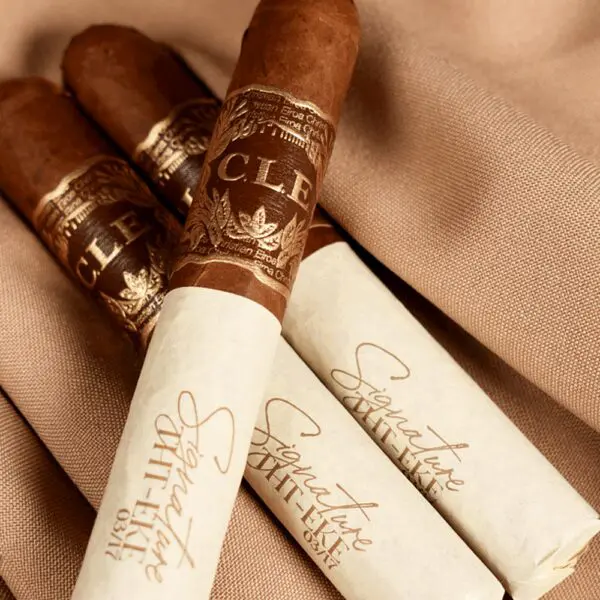 C.L.E. Signature Robusto Cigar
