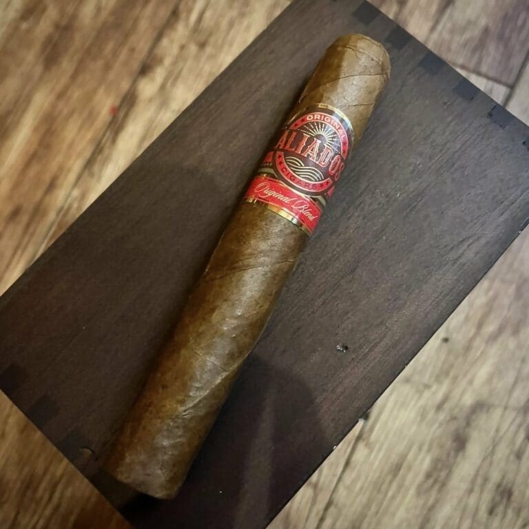 Aliados Original Robusto Cigar