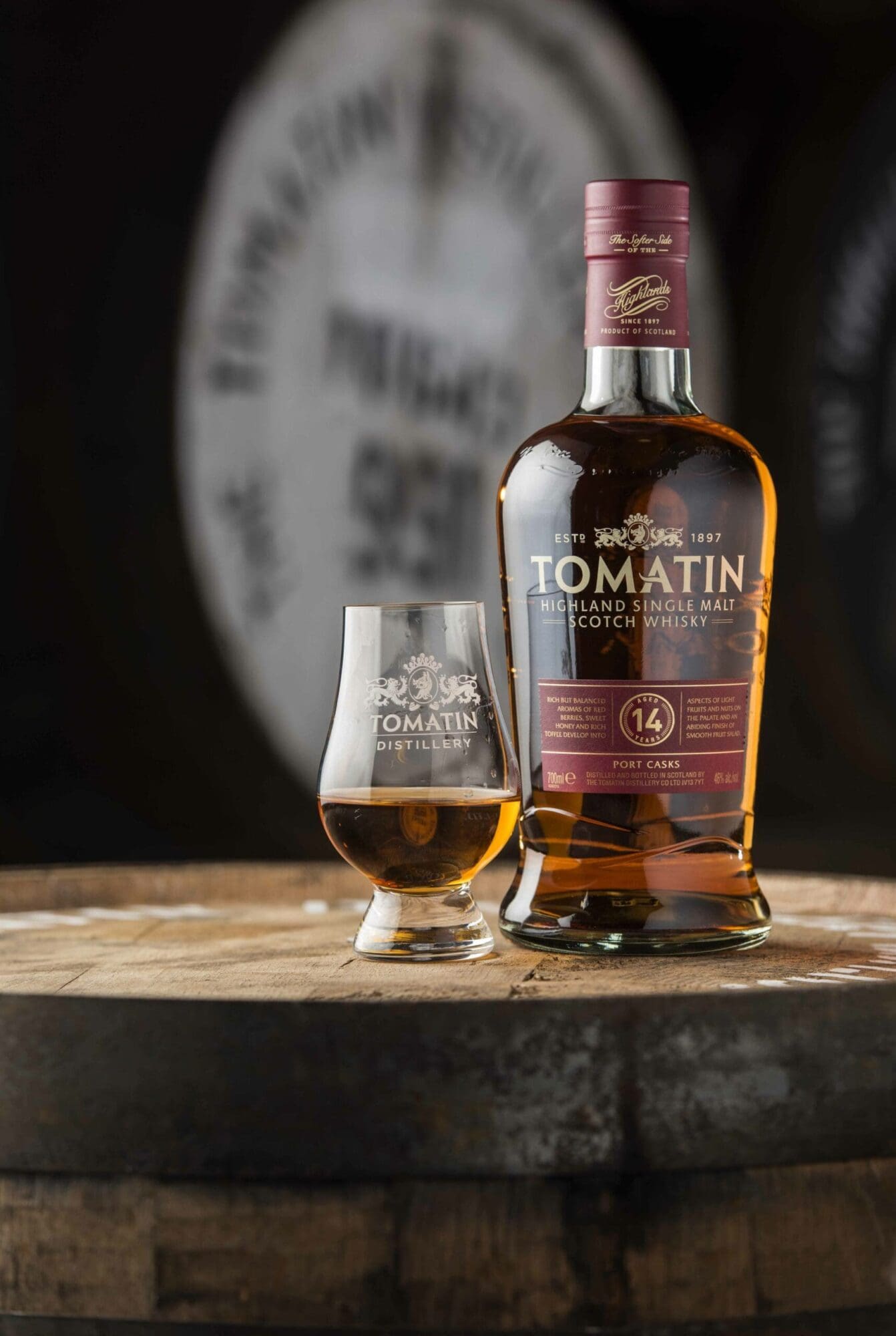 TOMATIN 14年 ポート・カスク 700ml Amazon.co.jp: トマーティン 14年 ポートカスク [ ウイスキー