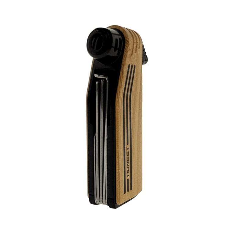 The Honest Fry Pipe Lighter - Light Wood is the perfect companion for pipe enthusiasts, blending practical functionality with timeless design.