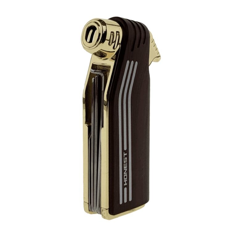 The Honest Fry Pipe Lighter in Dark Wood is the perfect companion for pipe smokers and lighter enthusiasts, blending practical functionality for all your smoking needs with sleek design.