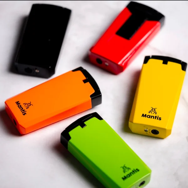 Mantis Fuegodoble Lighter in Black