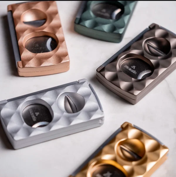Mantis Universal Faceted Cigar Cutter in Gold